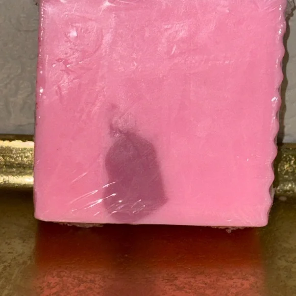 Suds with Benefits Pink Handcrafted GoatMilk Soap Bar love spell bar - Picture 3 of 5